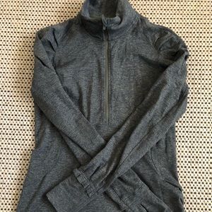 Lululemon half zip pull over green size 6